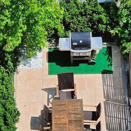 Eleonoras Ferienwohnung In Wuerzburg Stadt Mit Terrasse Im Erdgeschoss Inklusive Eigenen Parkplaetzen Vor Der Tuer エクステリア 写真