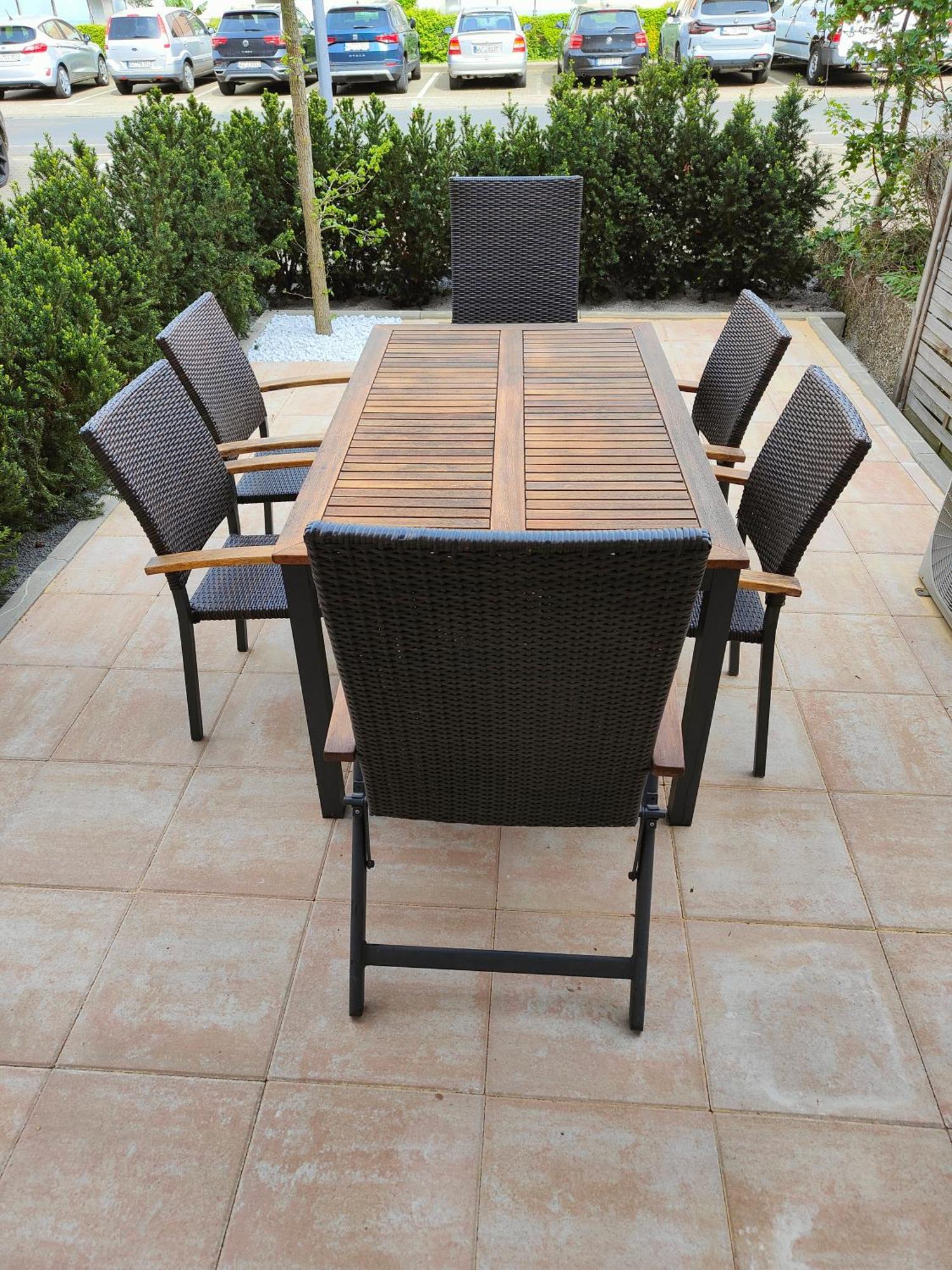 Eleonoras Ferienwohnung In Wuerzburg Stadt Mit Terrasse Im Erdgeschoss Inklusive Eigenen Parkplaetzen Vor Der Tuer エクステリア 写真