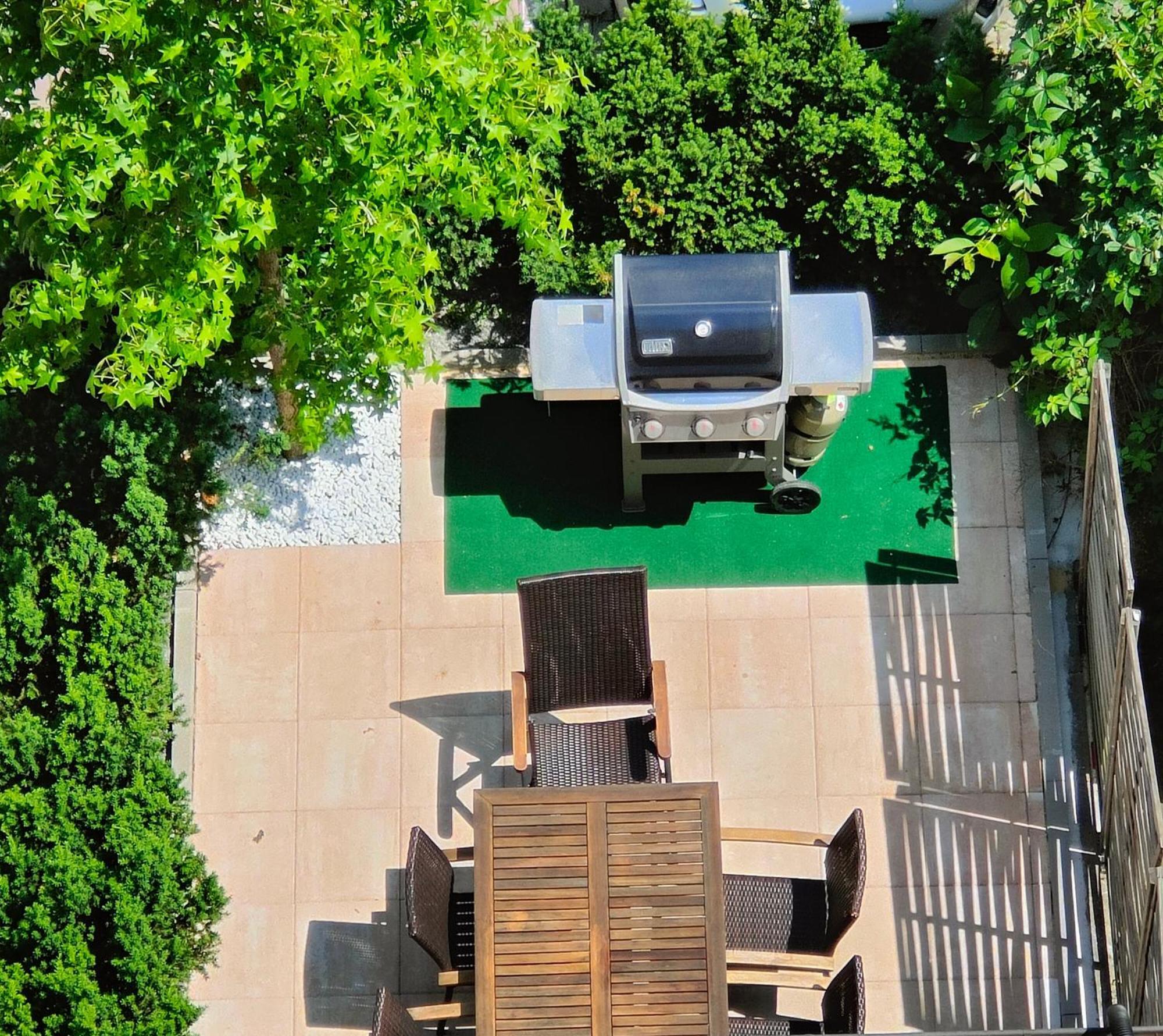 Eleonoras Ferienwohnung In Wuerzburg Stadt Mit Terrasse Im Erdgeschoss Inklusive Eigenen Parkplaetzen Vor Der Tuer エクステリア 写真